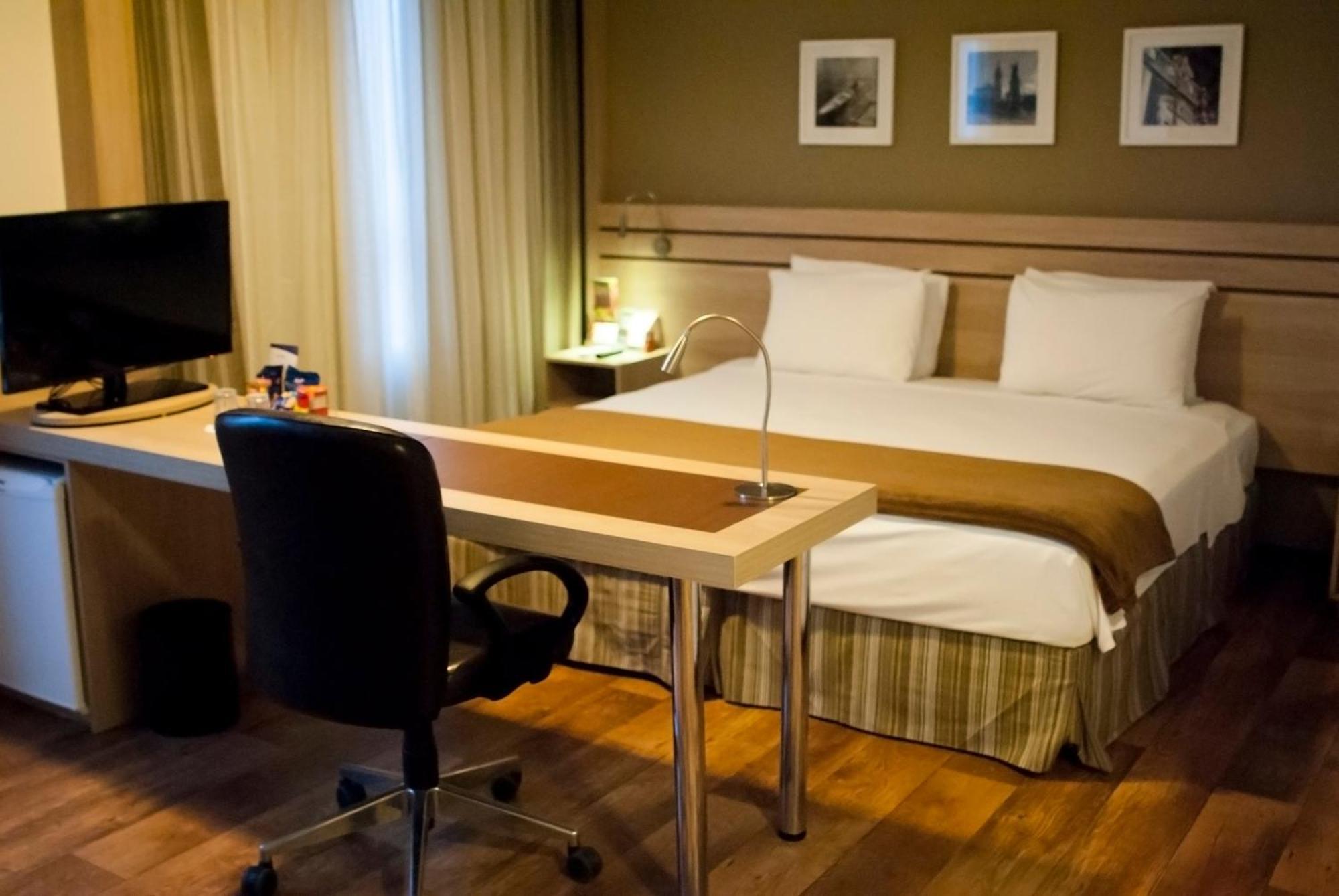 Superior Luxury Double - 1 King Bed,1277434366:JPEG